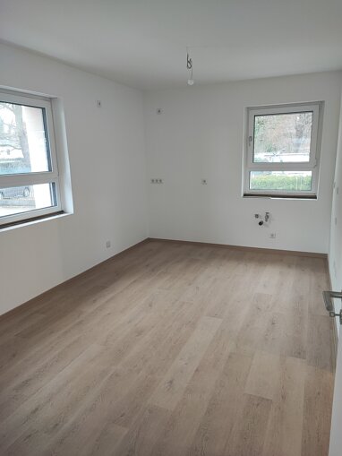 Wohnung zur Miete 1.490 € 2,5 Zimmer 85 m² EG frei ab sofort Buch Nürnberg 90427