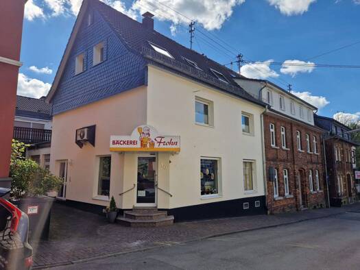 Mehrfamilienhaus zum Kauf als Kapitalanlage geeignet 370.000 € 10 Zimmer 483 m² 348 m² Grundstück Much 53804