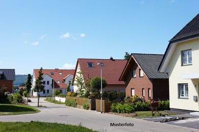 Einfamilienhaus zur Zwangsversteigerung 80.000 € 126 m² 913 m² Grundstück Ruhland Ruhland 01945