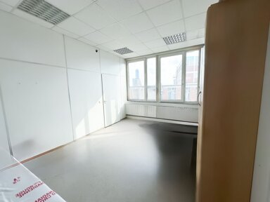 Bürofläche zur Miete provisionsfrei 9,80 € 266,5 m² Bürofläche Dianastraße Nürnberg 90441