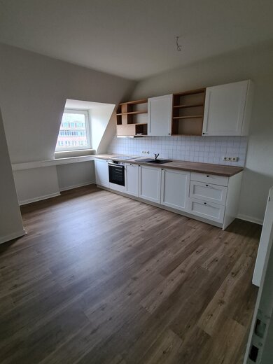 Wohnung zur Miete 873 € 3 Zimmer 97 m² 3. Geschoss frei ab sofort Uelzen Uelzen 29525