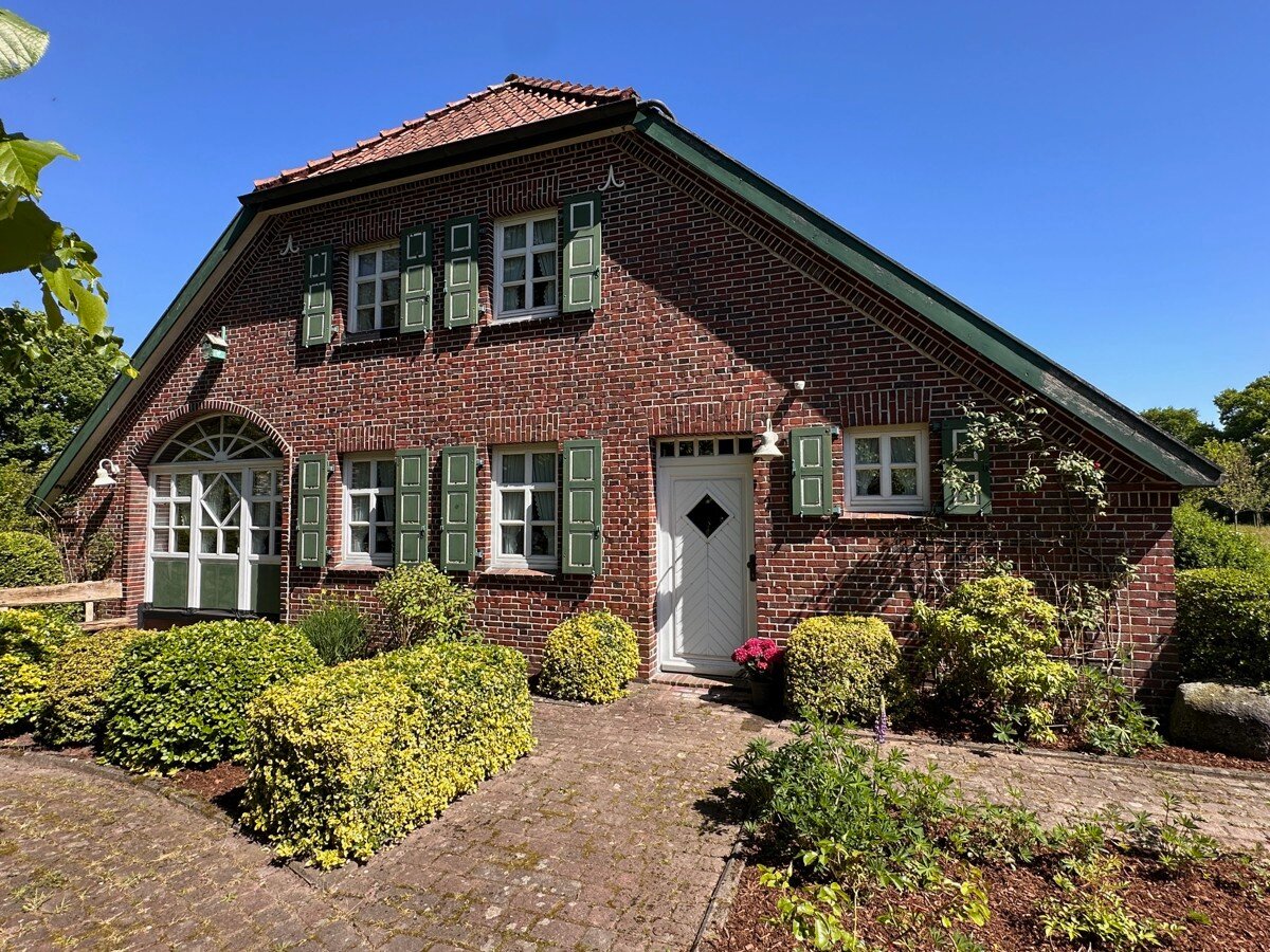 Einfamilienhaus zum Kauf 490.000 € 170 m²<br/>Wohnfläche 31.093 m²<br/>Grundstück Pfalzdorf Aurich 26607