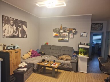 Wohnung zum Kauf 70.000 € 2 Zimmer 56 m² EG Neustadt Neustadt 07806