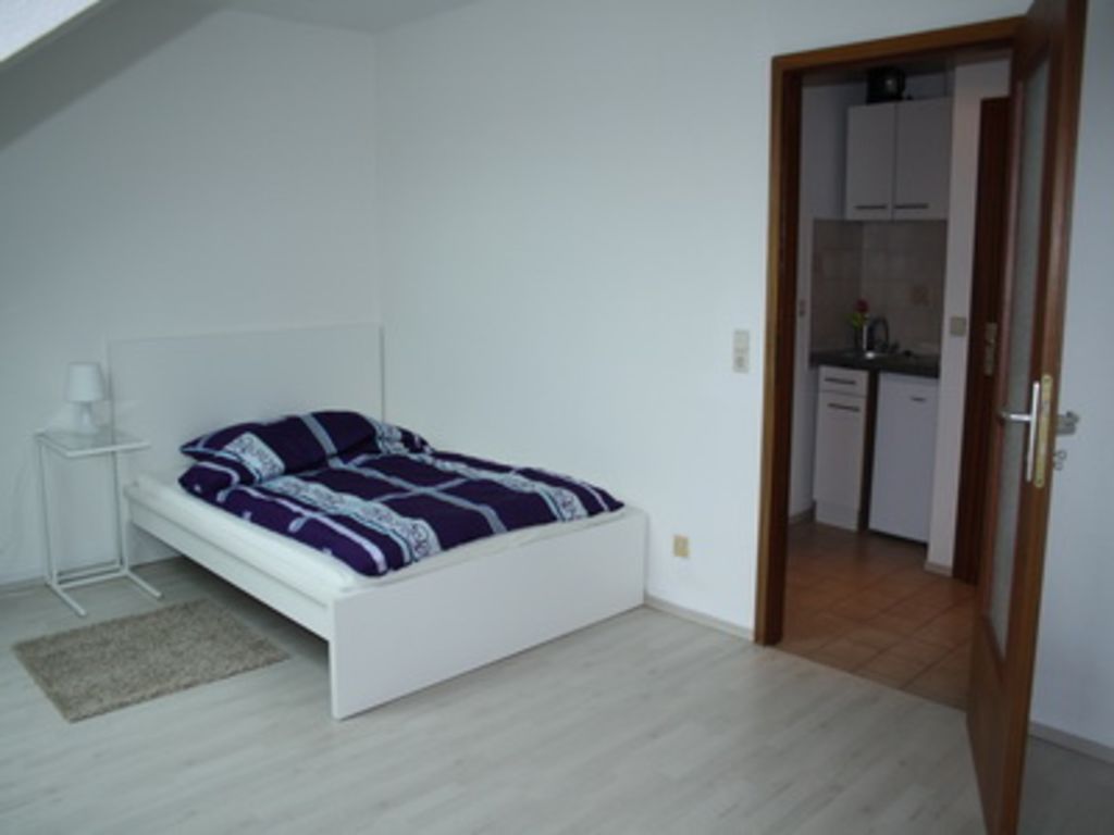 Wohnung zur Miete Wohnen auf Zeit 1.176 € 1 Zimmer 24 m²<br/>Wohnfläche 15.07.2024<br/>Verfügbarkeit Perreystr Rheinau - Hafen Mannheim 68219