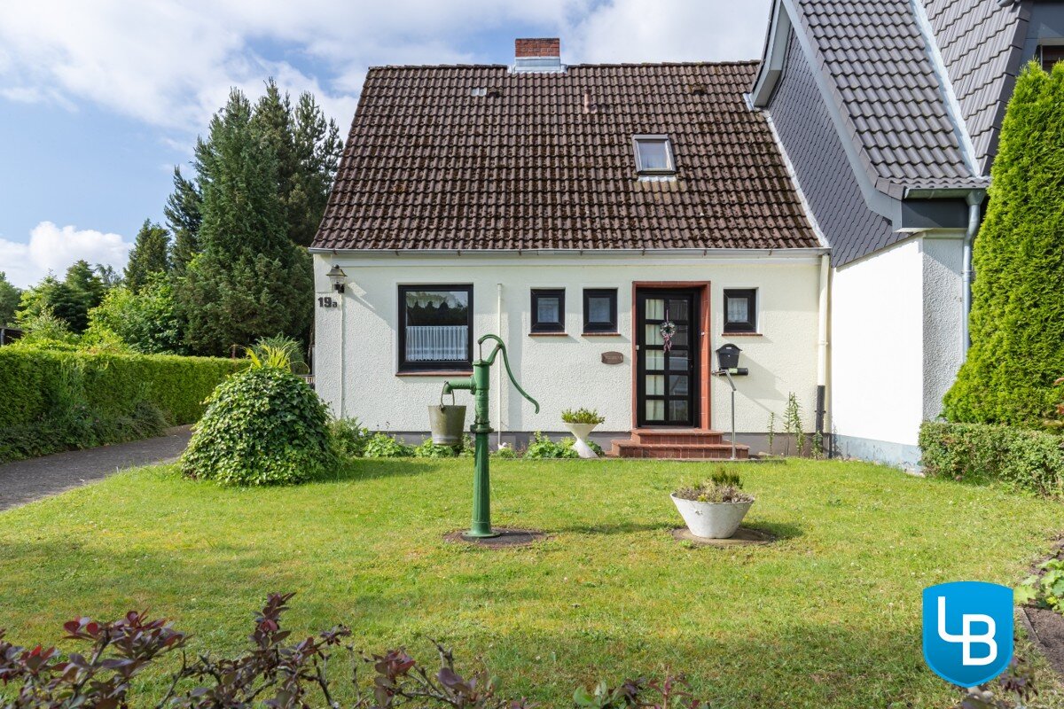Einfamilienhaus zum Kauf 179.000 € 3 Zimmer 65 m²<br/>Wohnfläche 919 m²<br/>Grundstück Elmschenhagen Bezirk 2 Kiel 24146
