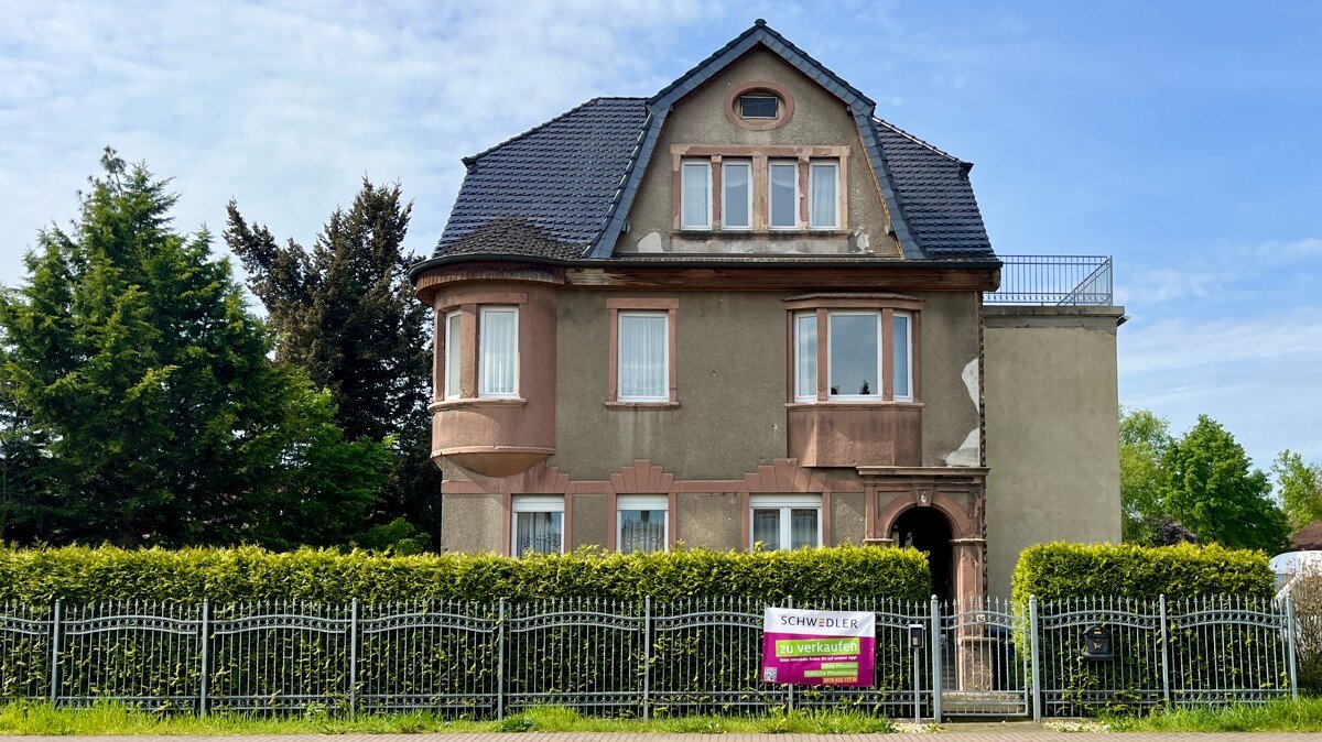 Mehrfamilienhaus zum Kauf 279.000 € 8 Zimmer 290 m²<br/>Wohnfläche 570 m²<br/>Grundstück Jeßnitz Raguhn-Jeßnitz 06800