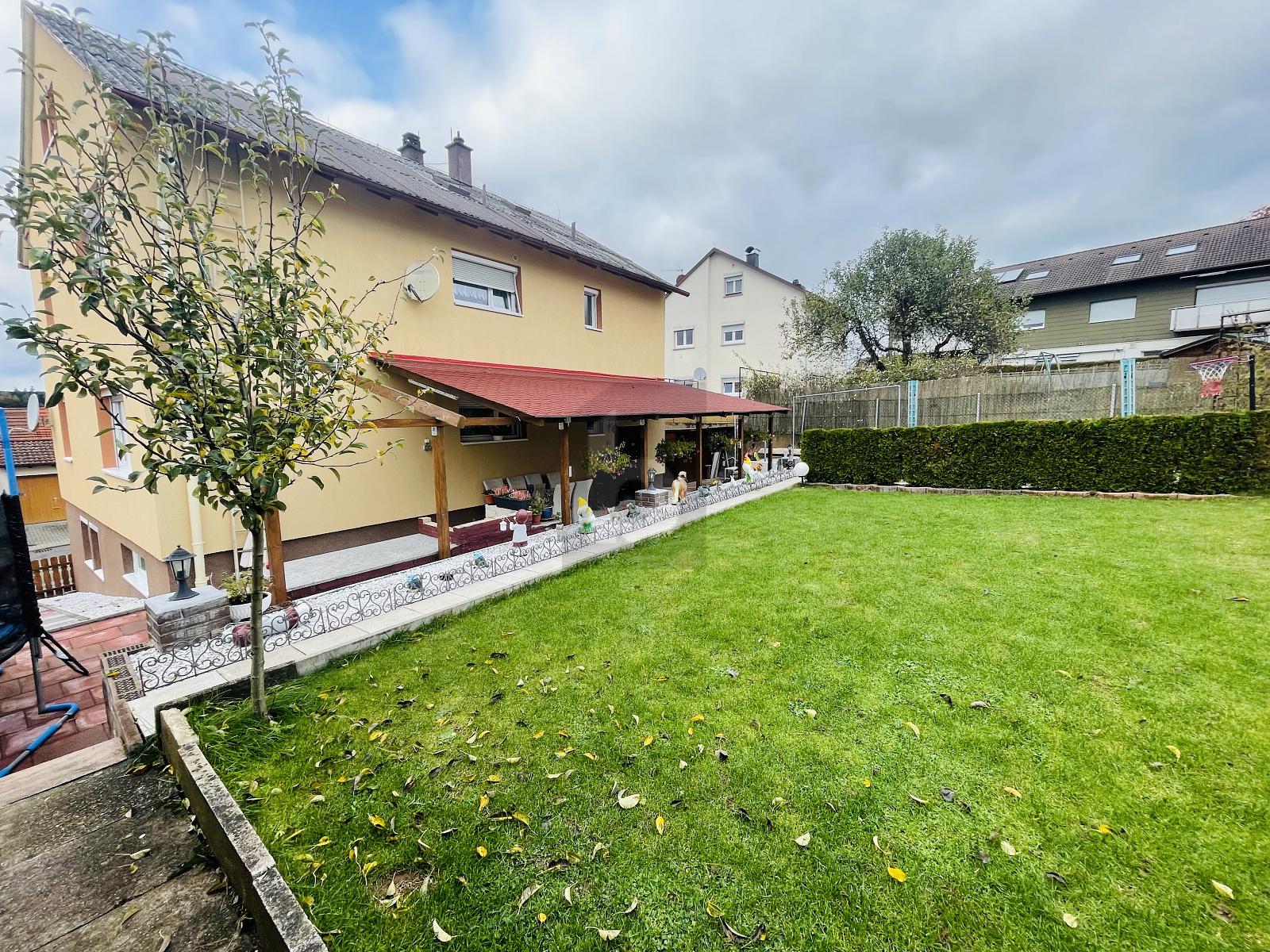 Mehrfamilienhaus zum Kauf 659.000 € 11 Zimmer 210 m²<br/>Wohnfläche 668 m²<br/>Grundstück Altensteig Altensteig 72213