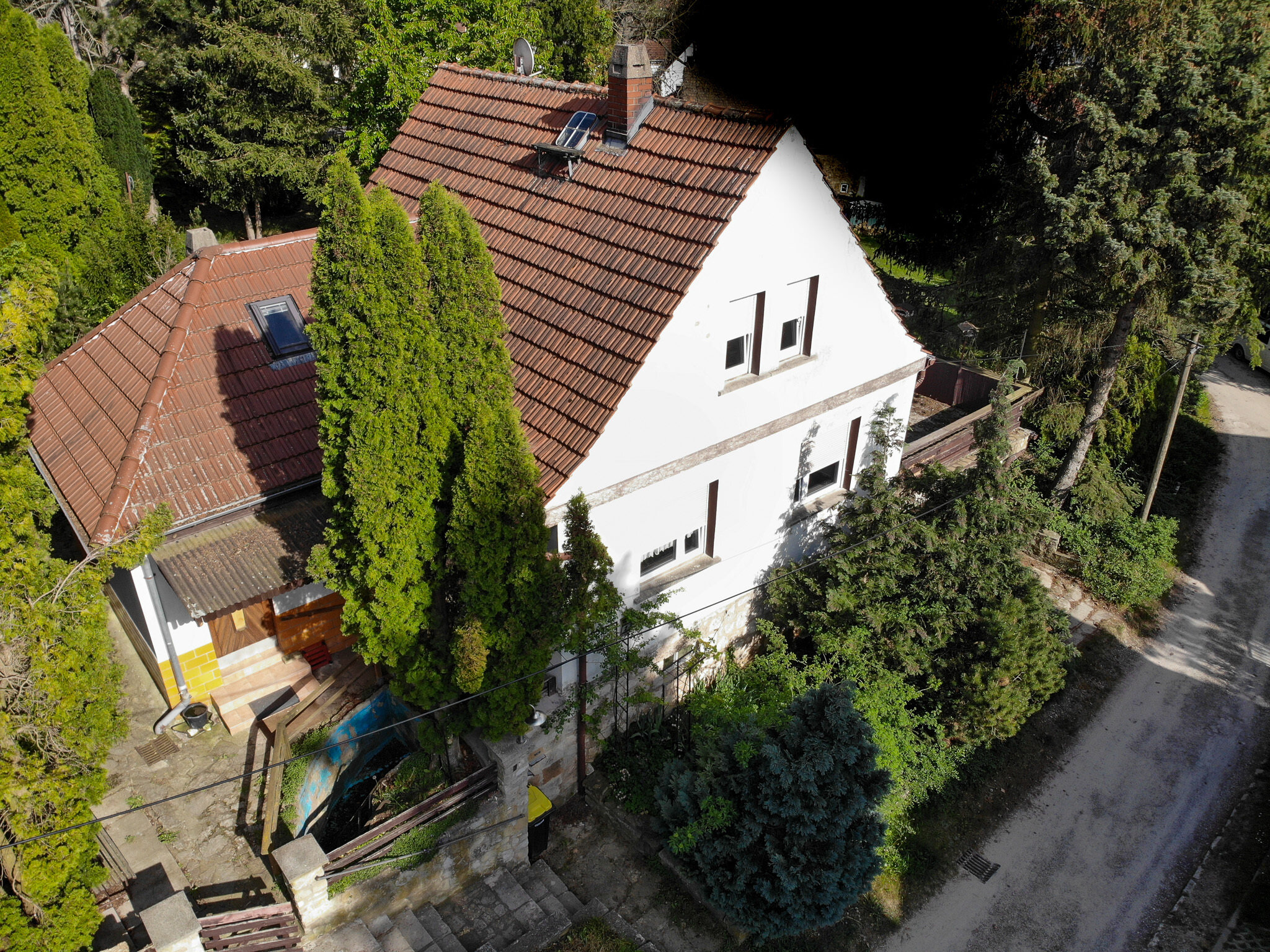 Einfamilienhaus zum Kauf 139.000 € 3,5 Zimmer 105 m²<br/>Wohnfläche 423 m²<br/>Grundstück Taubach Weimar 99425