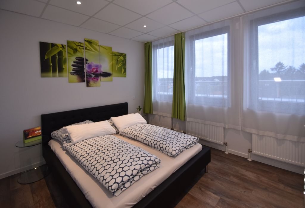 Wohnung zur Miete Wohnen auf Zeit 2.180 € 2 Zimmer 41 m²<br/>Wohnfläche 01.12.2024<br/>Verfügbarkeit Triftstraße Niederrad Frankfurt am Main 60528