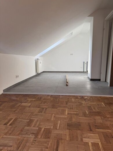 Wohnung zur Miete 1.100 € 3 Zimmer 80 m² 2. Geschoss frei ab sofort Damm Aschaffenburg 63741