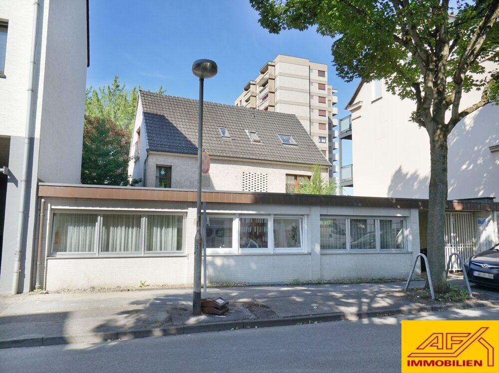 Haus zum Kauf 335.000 € 13 Zimmer 208 m²<br/>Wohnfläche 566 m²<br/>Grundstück Neustadt Arnsberg 59821