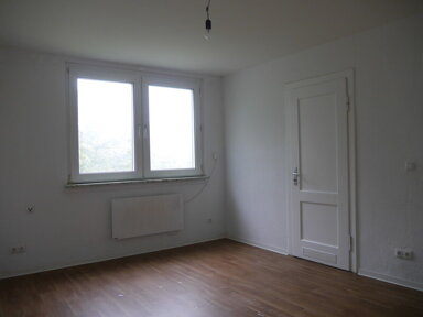 Wohnung zur Miete 419 € 2 Zimmer 41,1 m² 1. Geschoss frei ab 03.02.2025 Limesstr. 5a Südost Hanau 63450