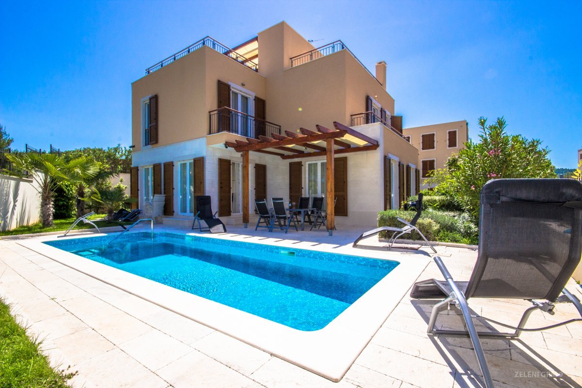 Villa zum Kauf 800.000 € 4 Zimmer 229 m²<br/>Wohnfläche 425 m²<br/>Grundstück Brac 21410