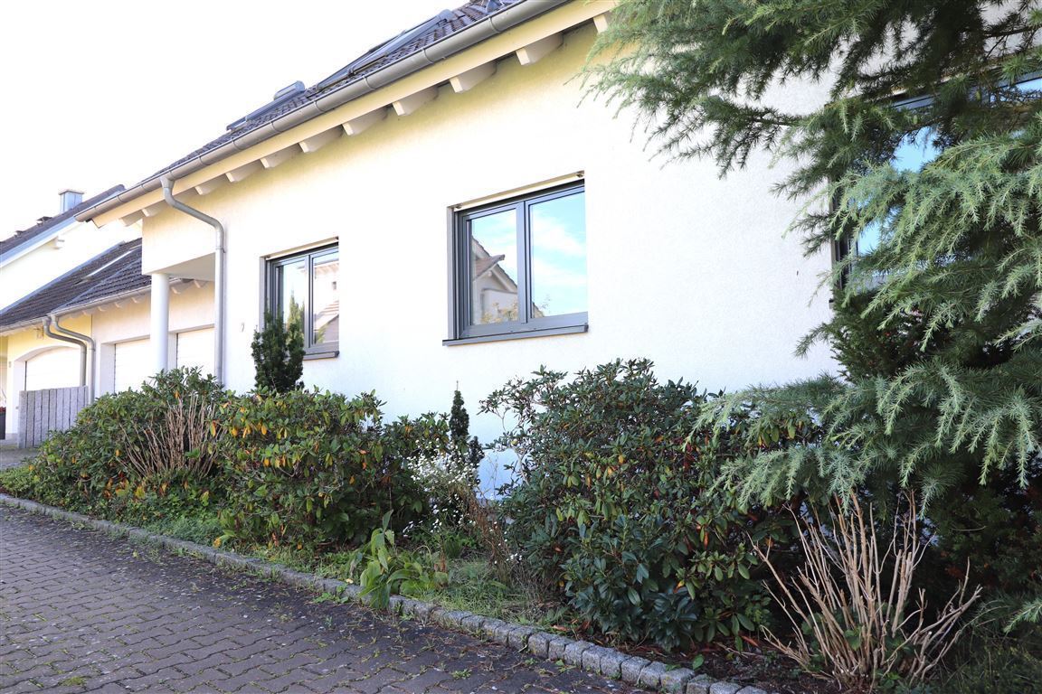 Einfamilienhaus zum Kauf 650.000 € 6 Zimmer 178 m²<br/>Wohnfläche 576 m²<br/>Grundstück Adelsdorf Adelsdorf , Mittelfr 91325