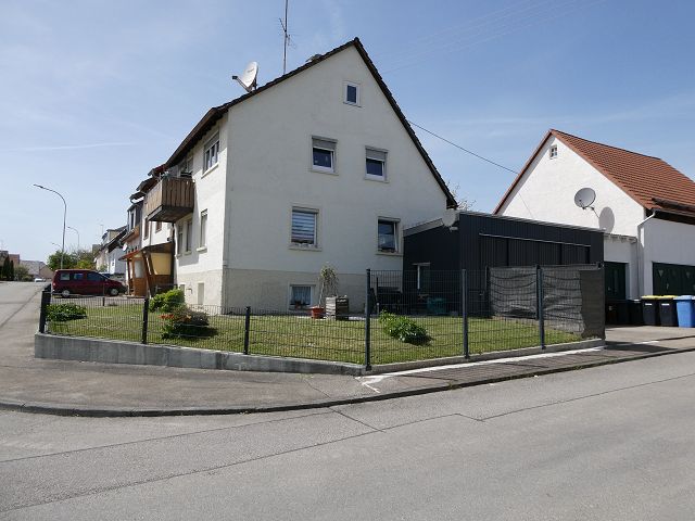 Haus zum Kauf 249.000 € 7 Zimmer 125 m²<br/>Wohnfläche 518 m²<br/>Grundstück Neuhausen Neuhausen 78579