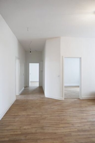 Wohnung zur Miete 800 € 5 Zimmer 145,7 m² 2. Geschoss frei ab sofort Laasener Str. 22 Clara-Zetkin-Straße / Friedrich-Engels-Straße Gera 07545