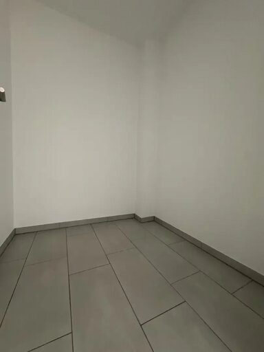 Wohnung zur Miete 700 € 3 Zimmer 95 m² frei ab sofort Cäcilienstr. 52 Südstadt Heilbronn 74072