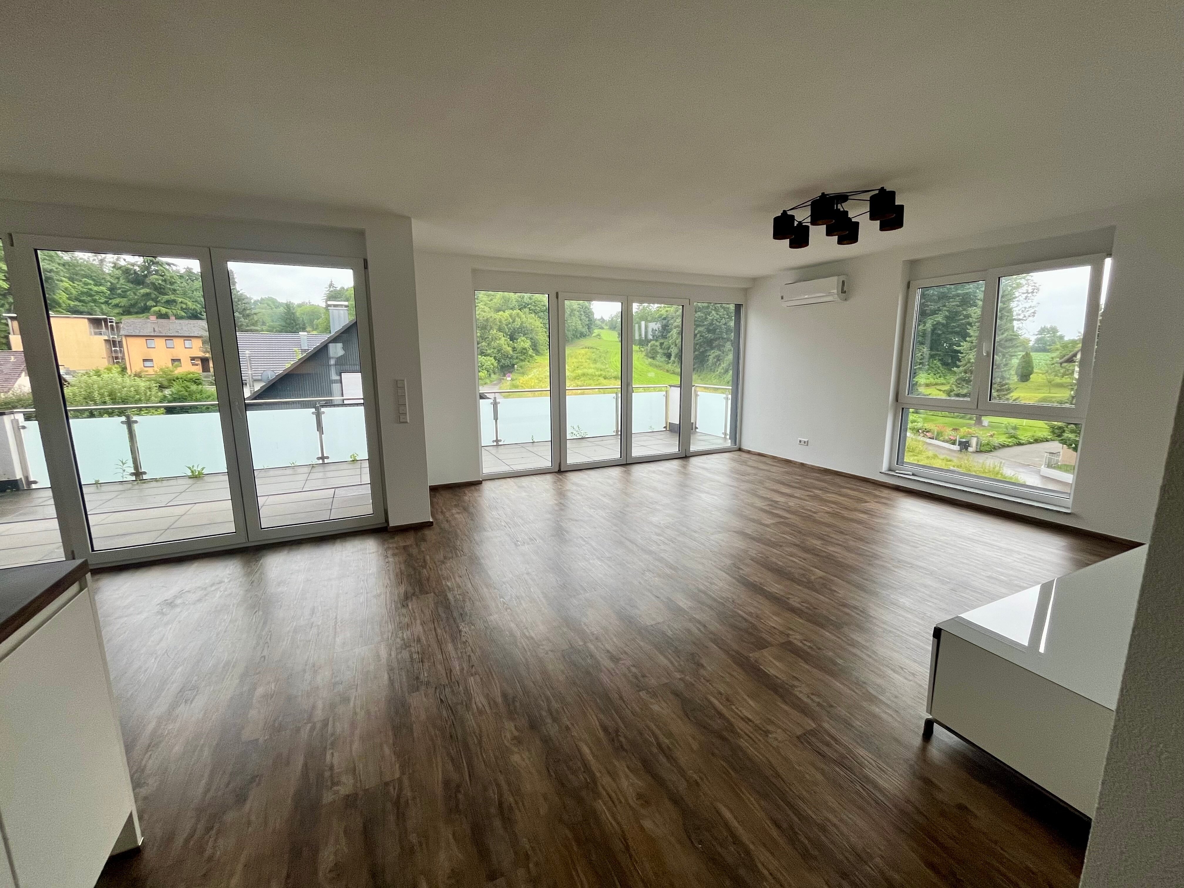 Penthouse zur Miete 950 € 2 Zimmer 95 m²<br/>Wohnfläche 3. Stock<br/>Geschoss Ab sofort<br/>Verfügbarkeit Kernstadt - West Lahr/Schwarzwald 77933