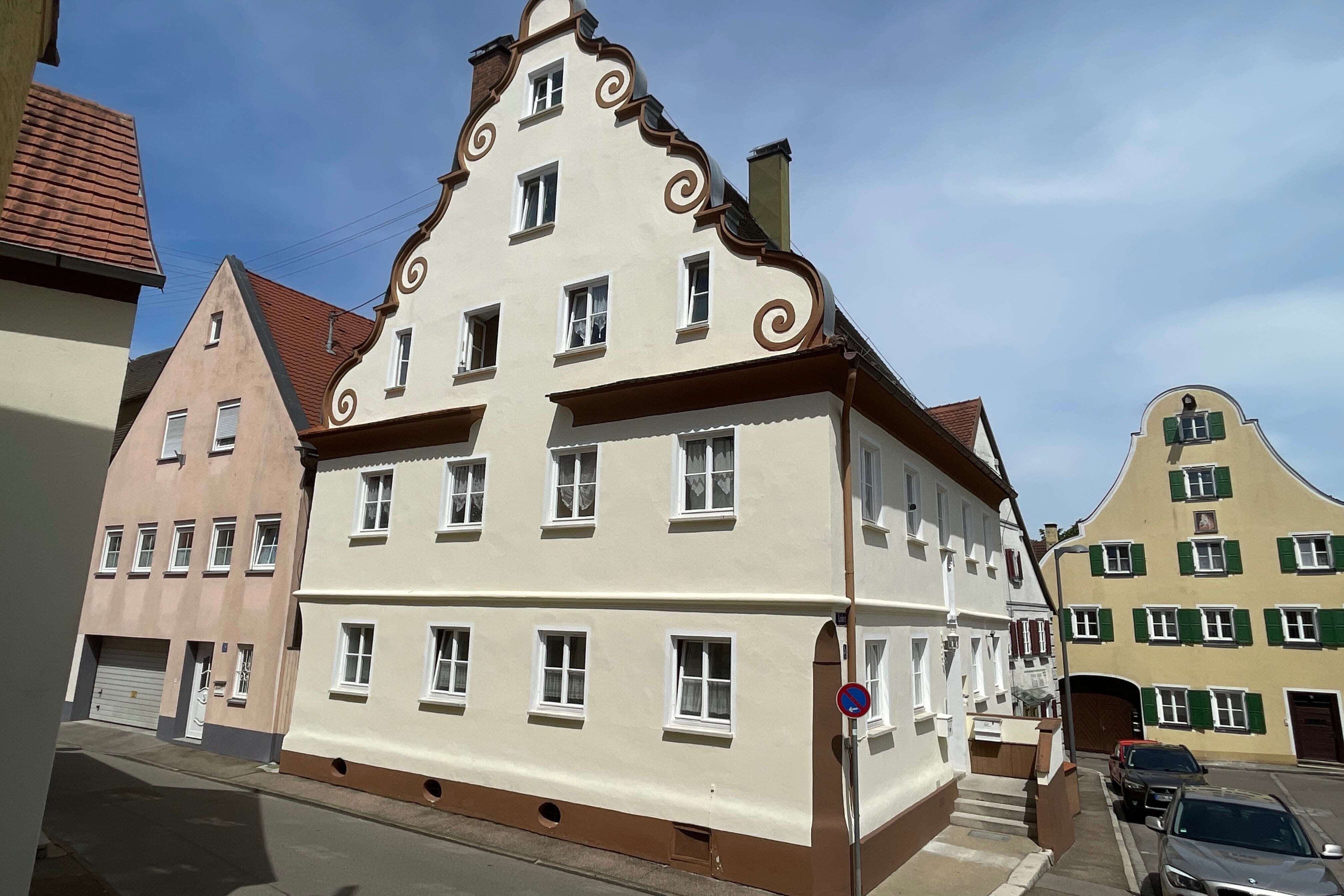 Mehrfamilienhaus zum Kauf 344.000 € 13 Zimmer 306 m²<br/>Wohnfläche 140 m²<br/>Grundstück Oettingen Oettingen 86732