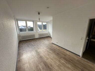 Wohnung zur Miete 300 € 2 Zimmer 47 m² 3. Geschoss frei ab sofort Mittelmeiderich Duisburg 47137