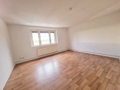 Wohnung zur Miete 380 € 3 Zimmer 67 m² 1. Geschoss frei ab sofort Straße des NAW 3 Wyhra Borna 04552