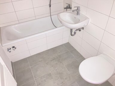 Wohnung zur Miete 344 € 2 Zimmer 61,4 m² 2. Geschoss Olvenstedter Chaussee 147 Sternbogen Magdeburg 39130