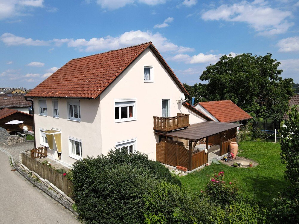 Einfamilienhaus zum Kauf 235.000 € 6 Zimmer 130 m²<br/>Wohnfläche 666 m²<br/>Grundstück Langenaltheim Langenaltheim 91799