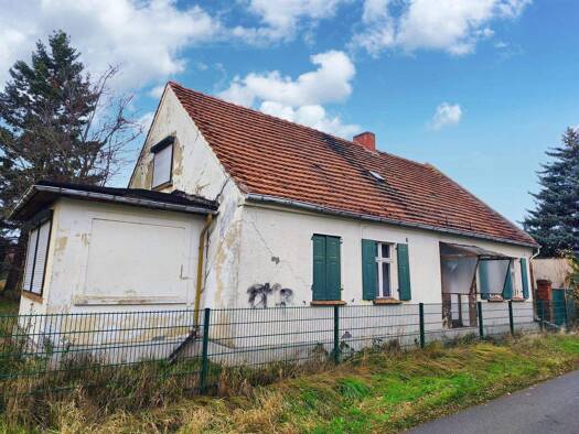 Einfamilienhaus zum Kauf 29.900 € 3 Zimmer 113 m² 2.276 m² Grundstück frei ab sofort Schönhausen 39524