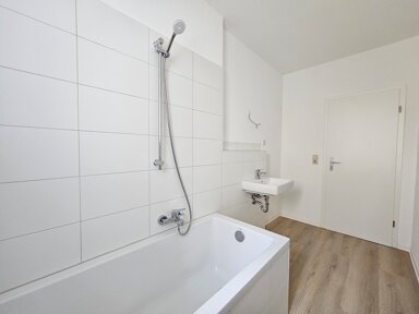 Wohnung zur Miete 360 € 2 Zimmer 66,6 m² 3. Geschoss Lutherstraße 13 Aue 08280