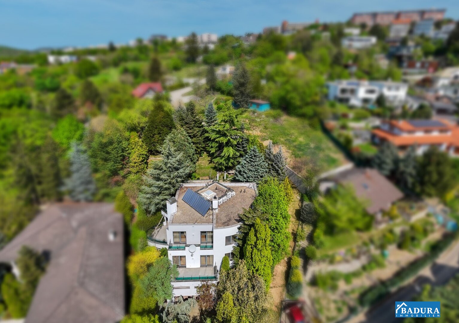 Villa zum Kauf 1.700.000 € 10 Zimmer 320 m² 1.217 m² Grundstück Bratislava 811 02