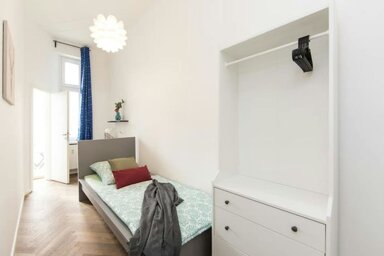 Wohnung zur Miete Wohnen auf Zeit 710 € 1 Zimmer 13 m² frei ab 01.04.2025 Weimarische Str. Wilmersdorf Berlin 10715