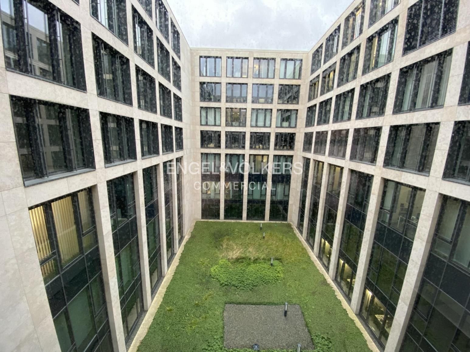 Büro-/Praxisfläche zur Miete 24 € 179 m²<br/>Bürofläche ab 179 m²<br/>Teilbarkeit Schönefeld Schönefeld 12529