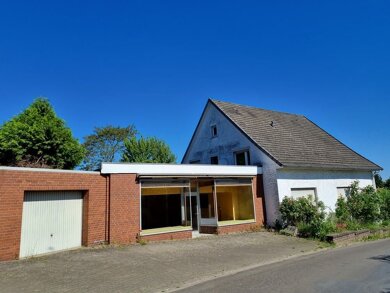 Wohn- und Geschäftshaus zum Kauf als Kapitalanlage geeignet 210.000 € 5 Zimmer 124 m² 1.629 m² Grundstück Nammen Porta Westfalica 32457