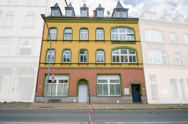 Mehrfamilienhaus zum Kauf als Kapitalanlage geeignet 335.000 € 11 Zimmer 497,6 m² 280 m² Grundstück Bahnhofstraße 39 Aue 08280