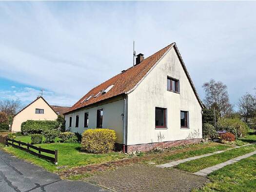 Doppelhaushälfte zum Kauf 29.000 € 4 Zimmer 73 m² 1.049 m² Grundstück Ankerstraße 7 Hipstedt 27432