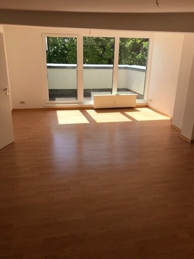 Wohnung zur Miete Wohnen auf Zeit 525 € 2,5 Zimmer 70 m² frei ab sofort Rottersdorferstraße Fichtestraße / Ambrosiusplatz Magdeburg 39112