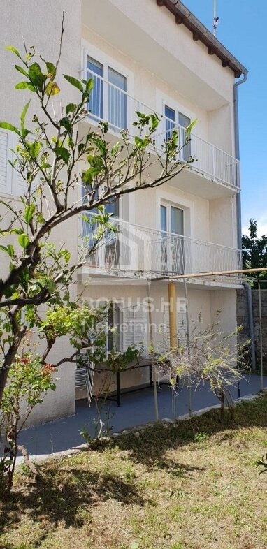 Haus zum Kauf 430.000 € 6 Zimmer 250 m² 368 m² Grundstück Banjol