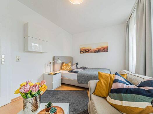 Wohnung zur Miete 1.580 € 1 Zimmer 42 m² 2. Geschoss frei ab sofort Nordend-Ost Frankfurt am Main 60316