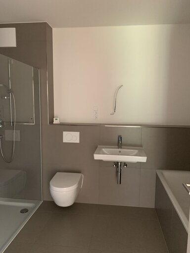 Wohnung zur Miete 700 € 3 Zimmer 98 m² frei ab sofort Königsberger Straße Grödersby 24376