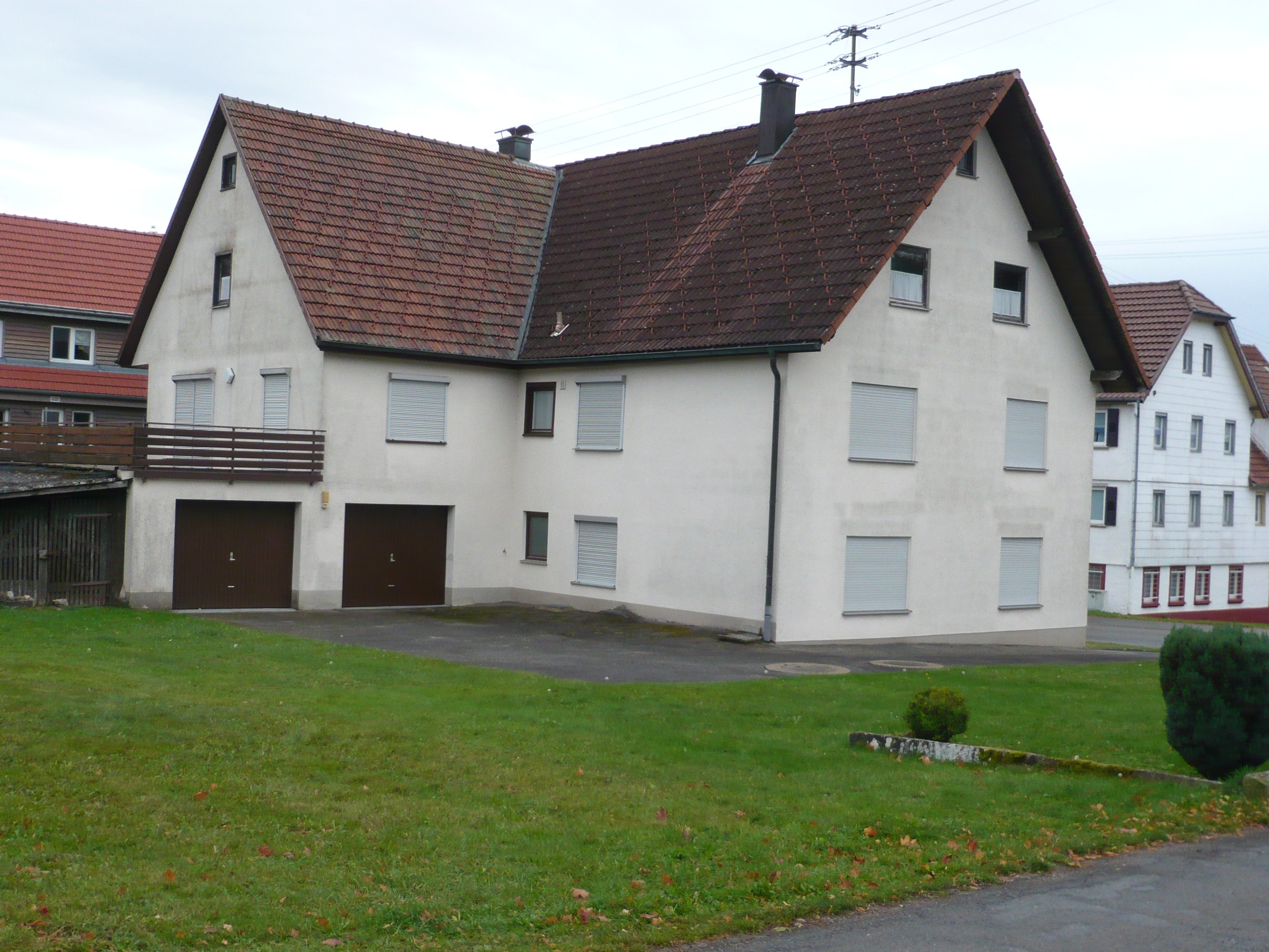 Mehrfamilienhaus zum Kauf 409.000 € 10 Zimmer 237 m²<br/>Wohnfläche 671 m²<br/>Grundstück Ab sofort<br/>Verfügbarkeit Herzogsweiler Pfalzgrafenweiler 72285