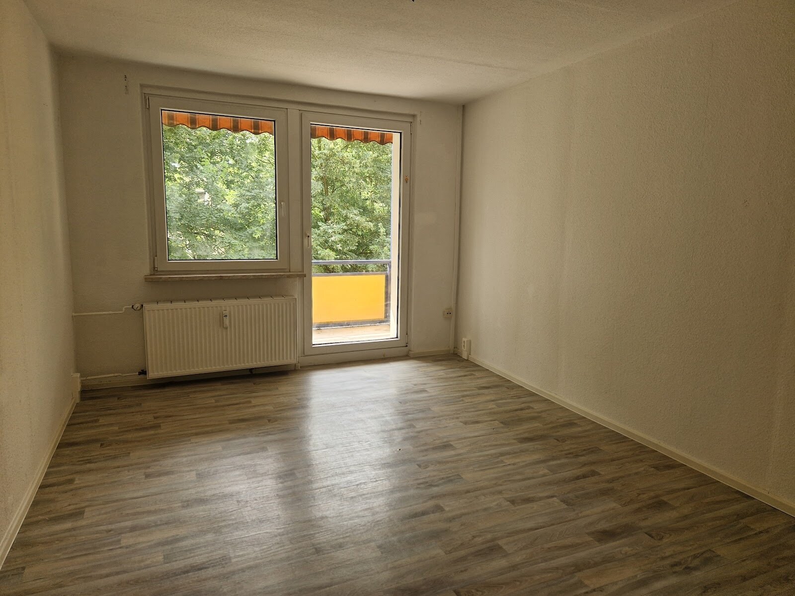 Wohnung zur Miete 333 € 3 Zimmer 60,5 m²<br/>Wohnfläche 1. Stock<br/>Geschoss Kastanienweg 33 Bernburg Bernburg (Saale) 06406
