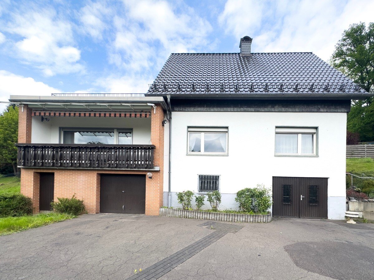 Mehrfamilienhaus zum Kauf 329.000 € 5 Zimmer 122 m²<br/>Wohnfläche 1.559 m²<br/>Grundstück Brombach Overath 51491