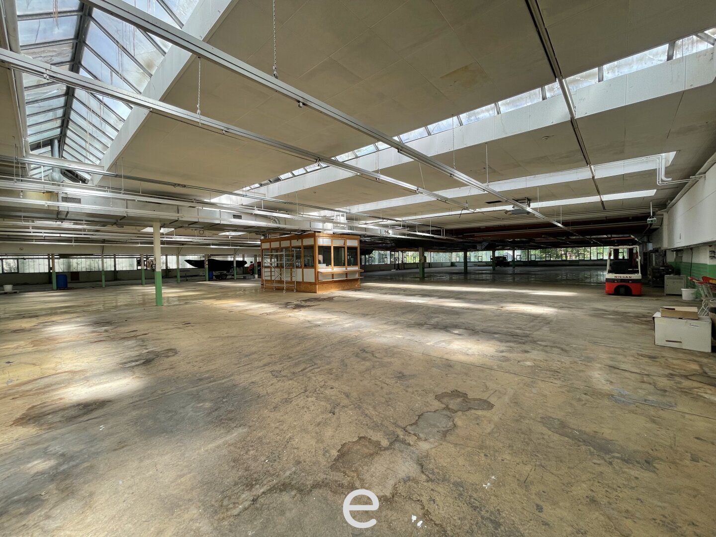 Produktionshalle zur Miete 21.500 € 4.118 m²<br/>Lagerfläche Straß im Attergau 4881