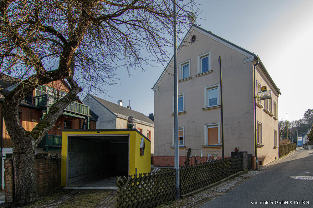 Mehrfamilienhaus zum Kauf 149.000 € 8 Zimmer 110 m²<br/>Wohnfläche 208 m²<br/>Grundstück Helmbrechts Helmbrechts 95233