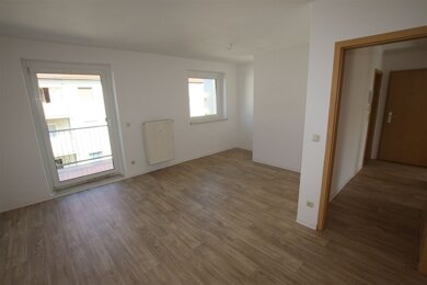 Wohnung zur Miete 358 € 3 Zimmer 61,7 m² 2. Geschoss frei ab 01.06.2025 Steinbeckstraße 3 Stublach Gera 07552