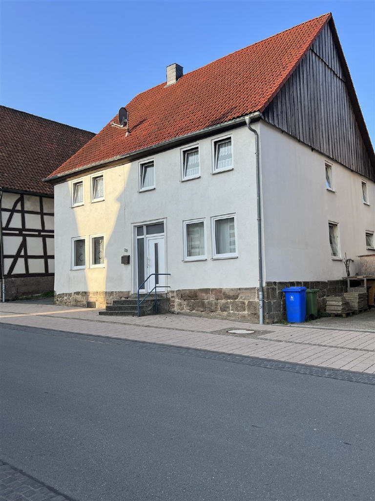 Haus zum Kauf 126.000 € 6,5 Zimmer 197,5 m²<br/>Wohnfläche 560 m²<br/>Grundstück Rhoden Diemelstadt-Rhoden 34474