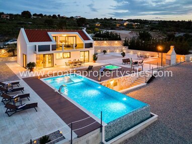 Villa zum Kauf 1.290.000 € 2 Zimmer 96 m² 4.554 m² Grundstück Brac 21400