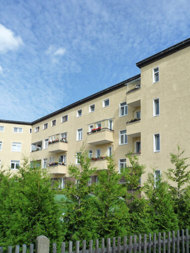 Wohnung zur Miete 413,14 € 3 Zimmer 71,9 m² 2. Geschoss Laasener Straße 109 Clara-Zetkin-Straße / Friedrich-Engels-Straße Gera 07546
