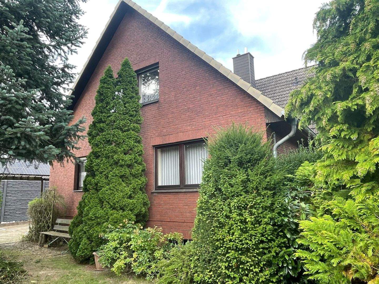 Immobilie in Bockenem - Einfamilienhaus mit Einliegerwohnung - Bild 0