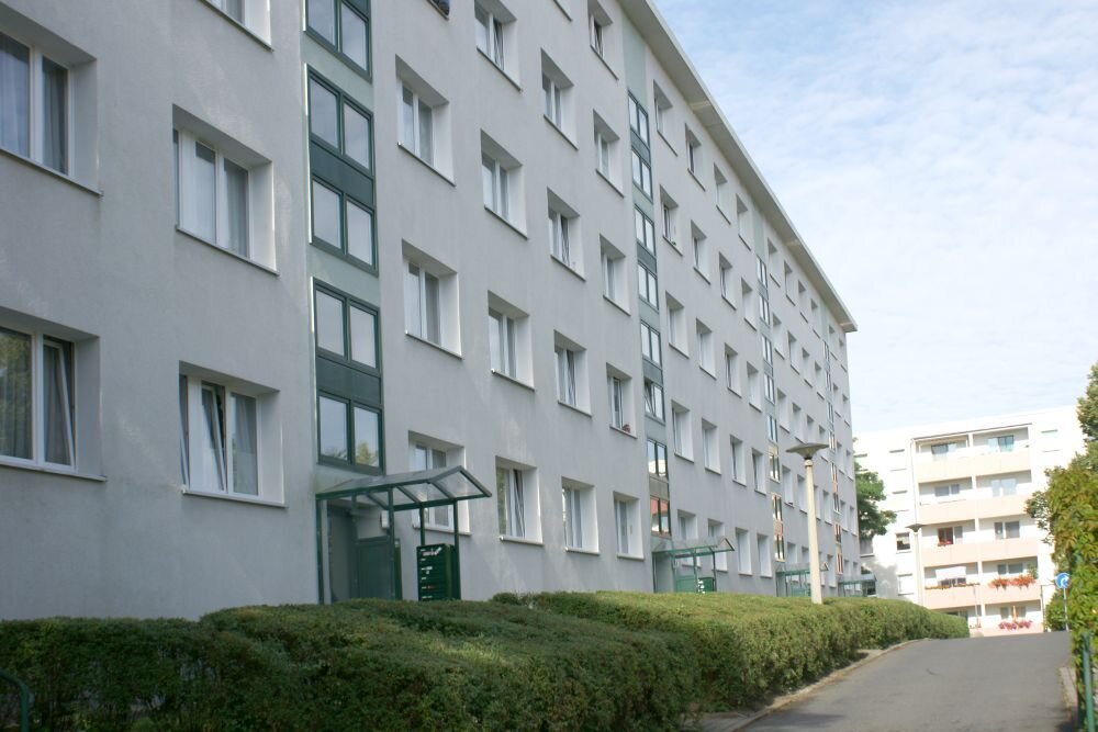 Wohnung zur Miete 270,97 € 2 Zimmer 49 m²<br/>Wohnfläche Erdgeschoss<br/>Geschoss Ab sofort<br/>Verfügbarkeit Stauffenbergstr. 16 Neundorfer Vorstadt Plauen 08523